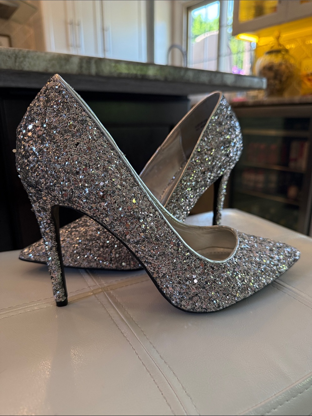 💥 Anne Michelle silver glitter pointed toe heels 10